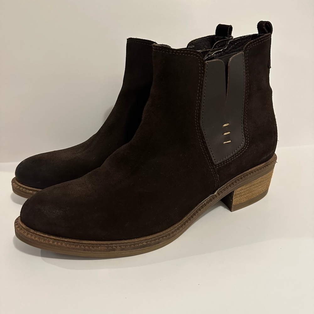 Eric Michael Women's Suede Ankle Boots